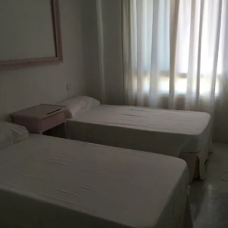 Apartamento Victoria Clasico - Puerto Deportivo شقة *